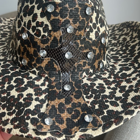 Leopard Print Paper Cowboy Hat with Cross & Crystal Studs Brown Women size M/L - Picture 16 of 16